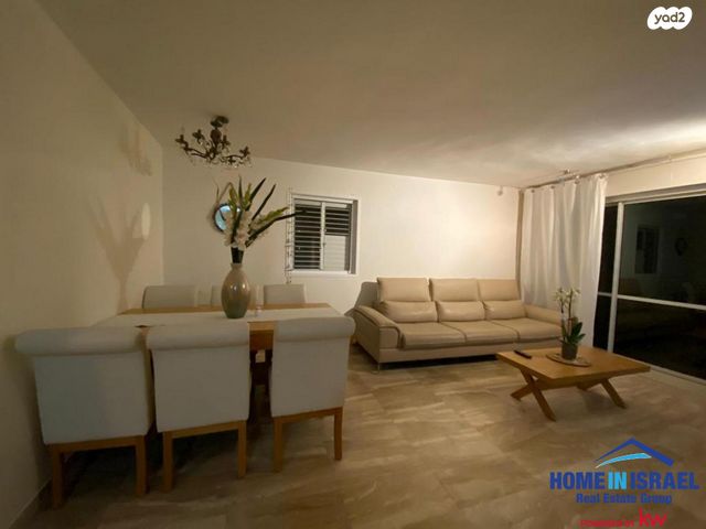 שדרות ניצה 8