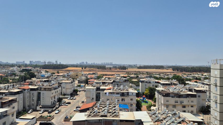 גג/ פנטהאוז, חללי אגוז, גני אביב, לוד