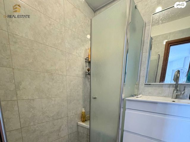 דו משפחתי, ראשונים, מעוז ציון ב', מבשרת ציון