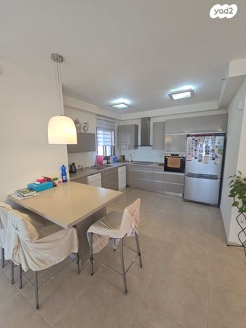 דירה, אהוד מנור, עיר ימים, נתניה