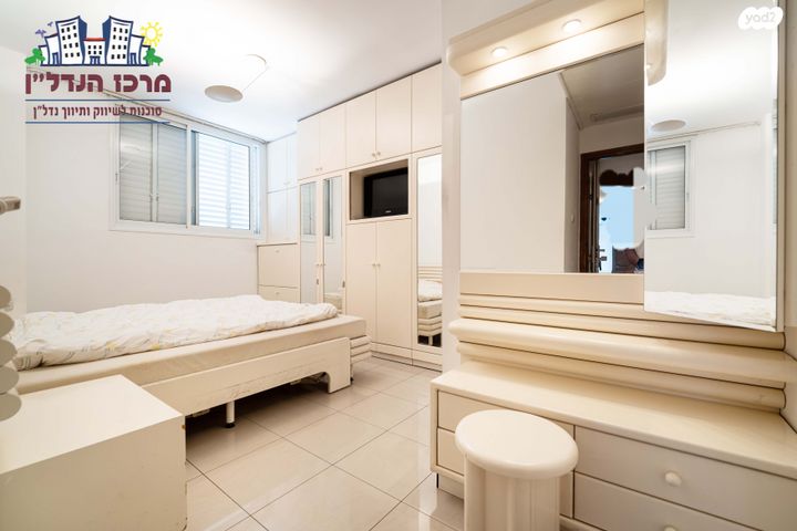 גג/ פנטהאוז, ארלוזורוב, מרכז, קרית עבודה, חולון