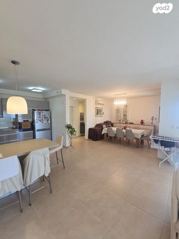 דירה, אהוד מנור, עיר ימים, נתניה