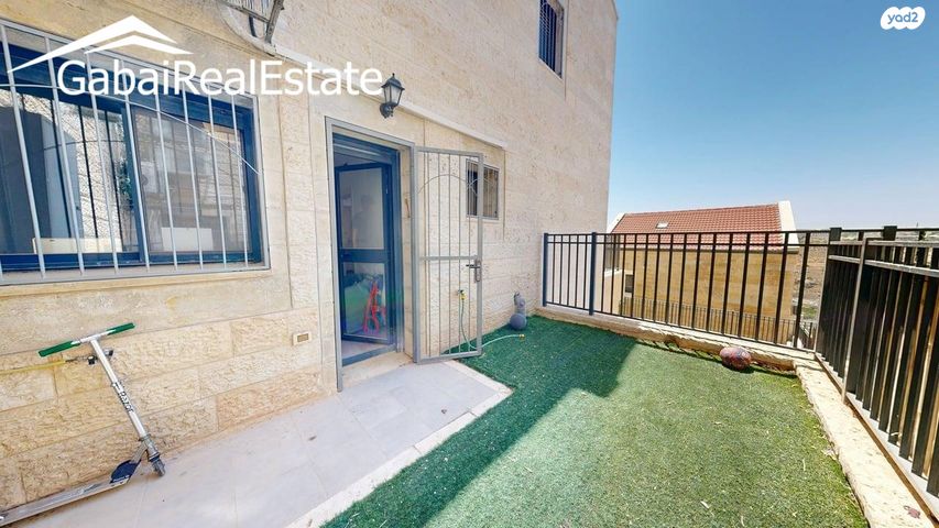 דו משפחתי, בית הבחירה, אפרת