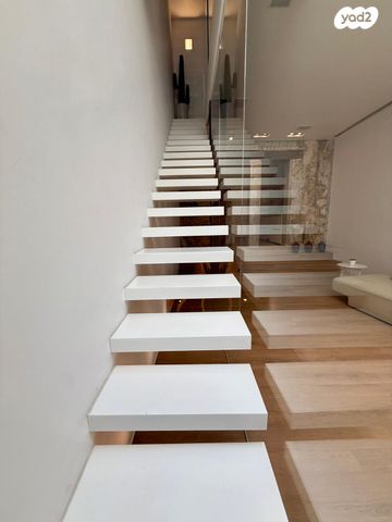 דירה, שלוש, נווה צדק, תל אביב יפו