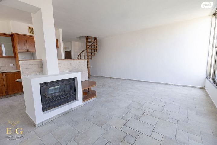 דופלקס, רמז, מערב ותיק, ראשון לציון