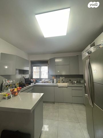 דירה, יהושע רבינוביץ 78, בן גוריון, חולון