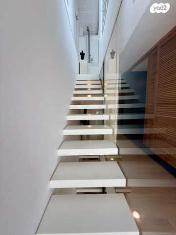 דירה, שלוש, נווה צדק, תל אביב יפו