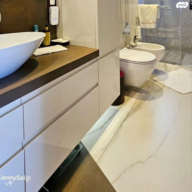 דופלקס, תל אביב יפו