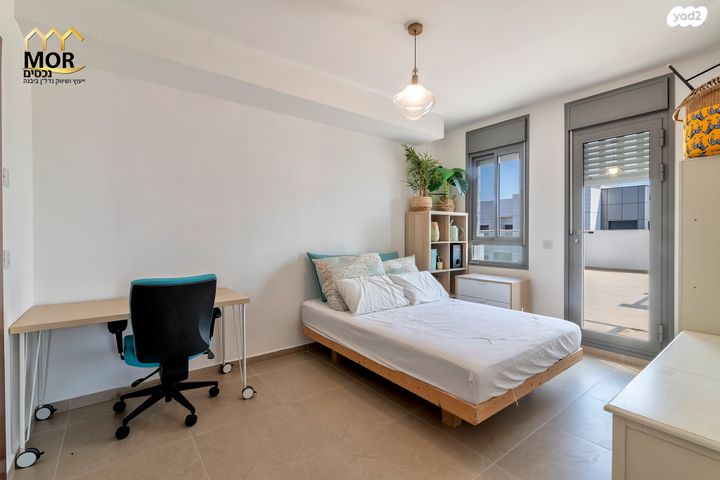 גג/ פנטהאוז, נאות שמיר, יבנה