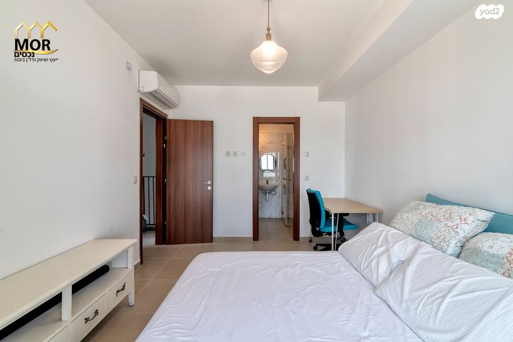 גג/ פנטהאוז, נאות שמיר, יבנה