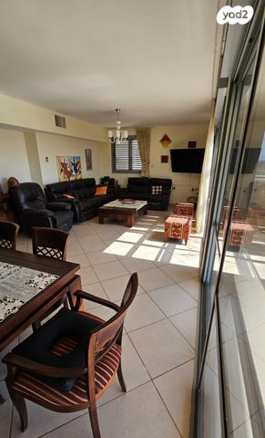 דופלקס, יגאל ידין, המגינים, מודיעין מכבים רעות