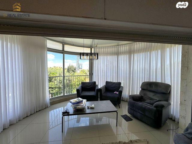 דו משפחתי, ראשונים, מעוז ציון ב', מבשרת ציון