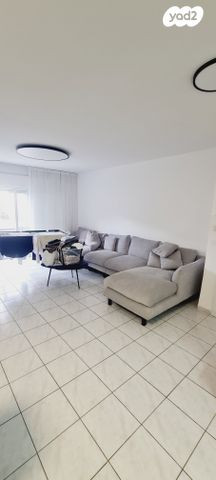 דירה, רמות יצחק, נשר