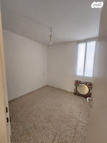 דירה, עמיחי, גיורא, רמלה