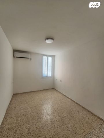 דירה, עמיחי, גיורא, רמלה