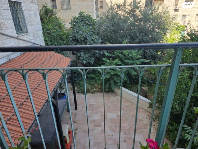 דירת גן, הרב ש. שאולזון, הר נוף, ירושלים