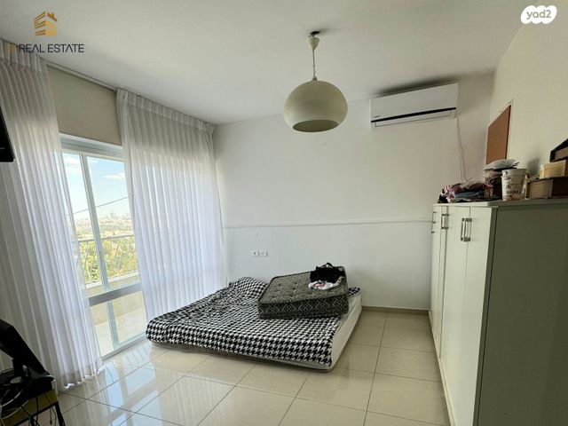 דו משפחתי, ראשונים, מעוז ציון ב', מבשרת ציון