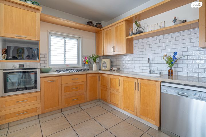 דירה, הצנחנים 11, הוד השרון