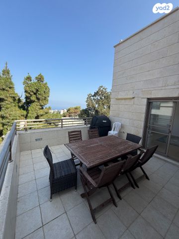 גג/ פנטהאוז, כיכר היינריך היינה, מרכז הכרמל, חיפה