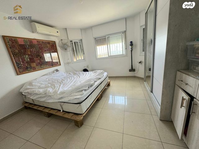 דו משפחתי, ראשונים, מעוז ציון ב', מבשרת ציון