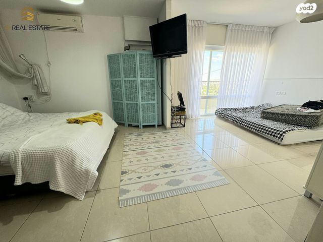 דו משפחתי, ראשונים, מעוז ציון ב', מבשרת ציון