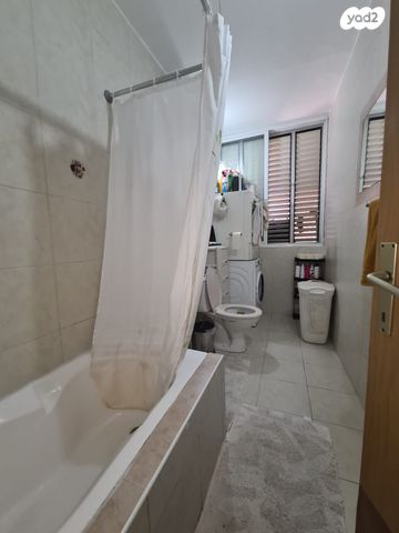 דירה, האחים זייגר, אברמוביץ', ראשון לציון