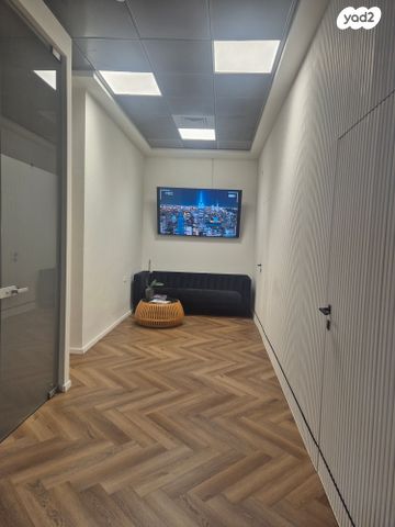 כללי, התאנה, שאר העיר, נשר