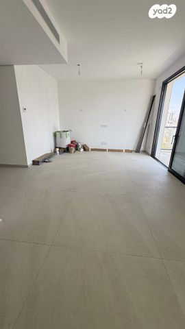 גג/ פנטהאוז, שדרות העצמאות 7, רוטשילד עצמאות, בת ים