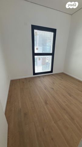 גג/ פנטהאוז, שדרות העצמאות 7, רוטשילד עצמאות, בת ים