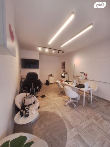 חנויות/ שטח מסחרי, התמר, יקנעם עילית