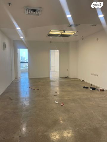 משרדים, בורסה, רמת גן