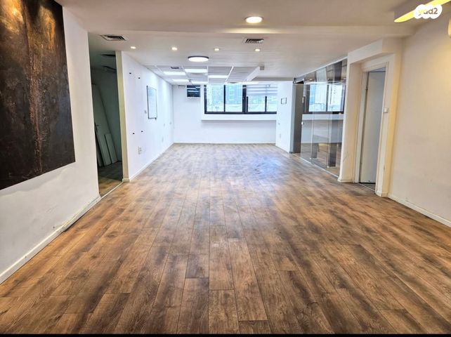 משרדים, יגאל אלון, נחלת יצחק, תל אביב יפו