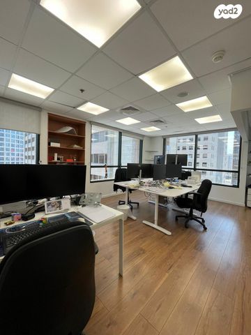 משרדים, בורסה, רמת גן