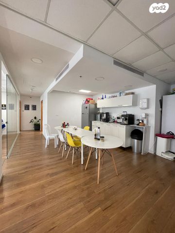 משרדים, בורסה, רמת גן