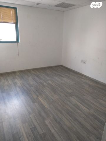 משרדים, לוד