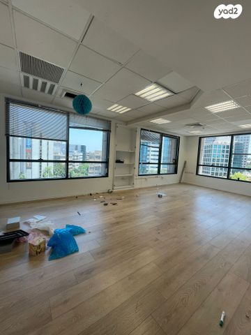 משרדים, בורסה, רמת גן