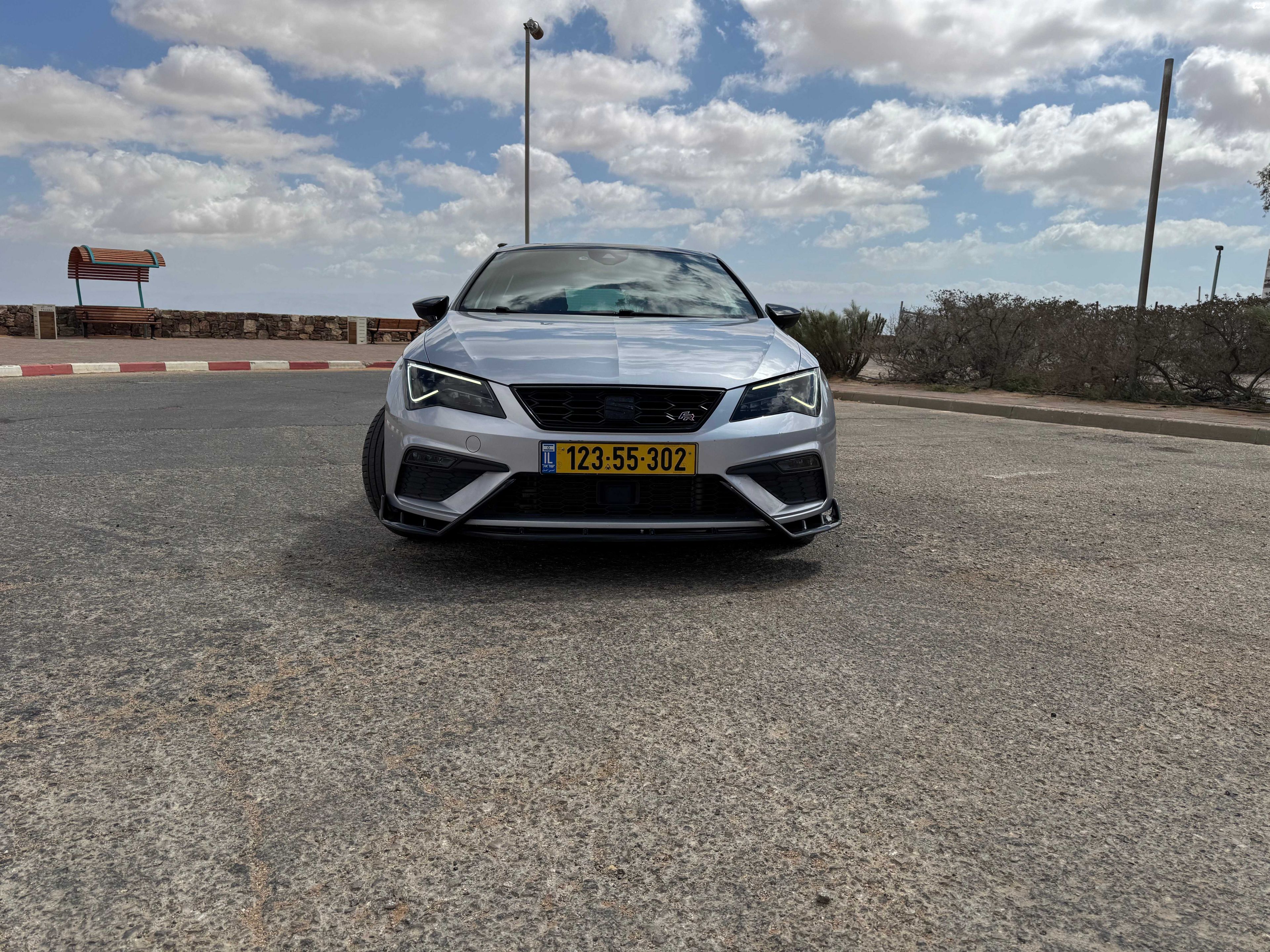 מודעת רכב סיאט לאון