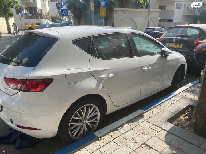 מודעת רכב סיאט לאון