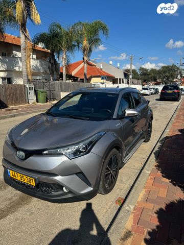 מודעת רכב טויוטה C-HR