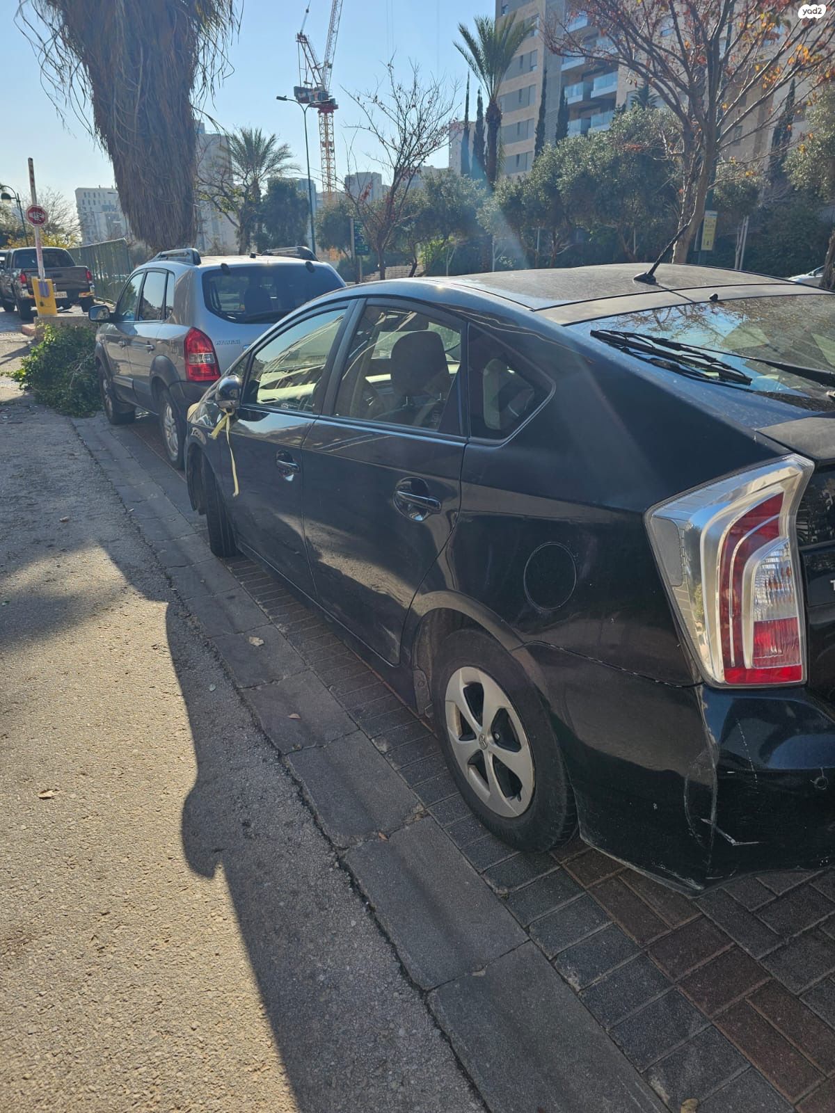 מודעת רכב טויוטה פריוס