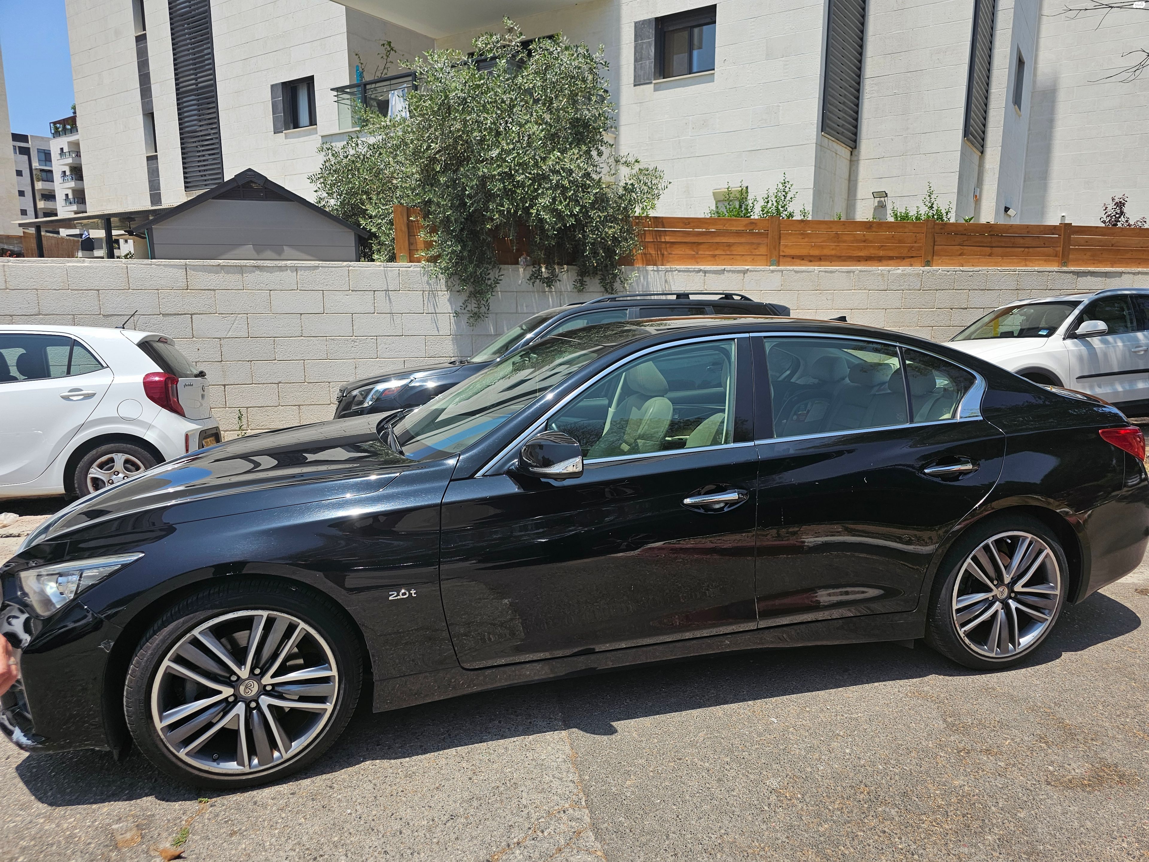 מודעת רכב אינפיניטי Q50