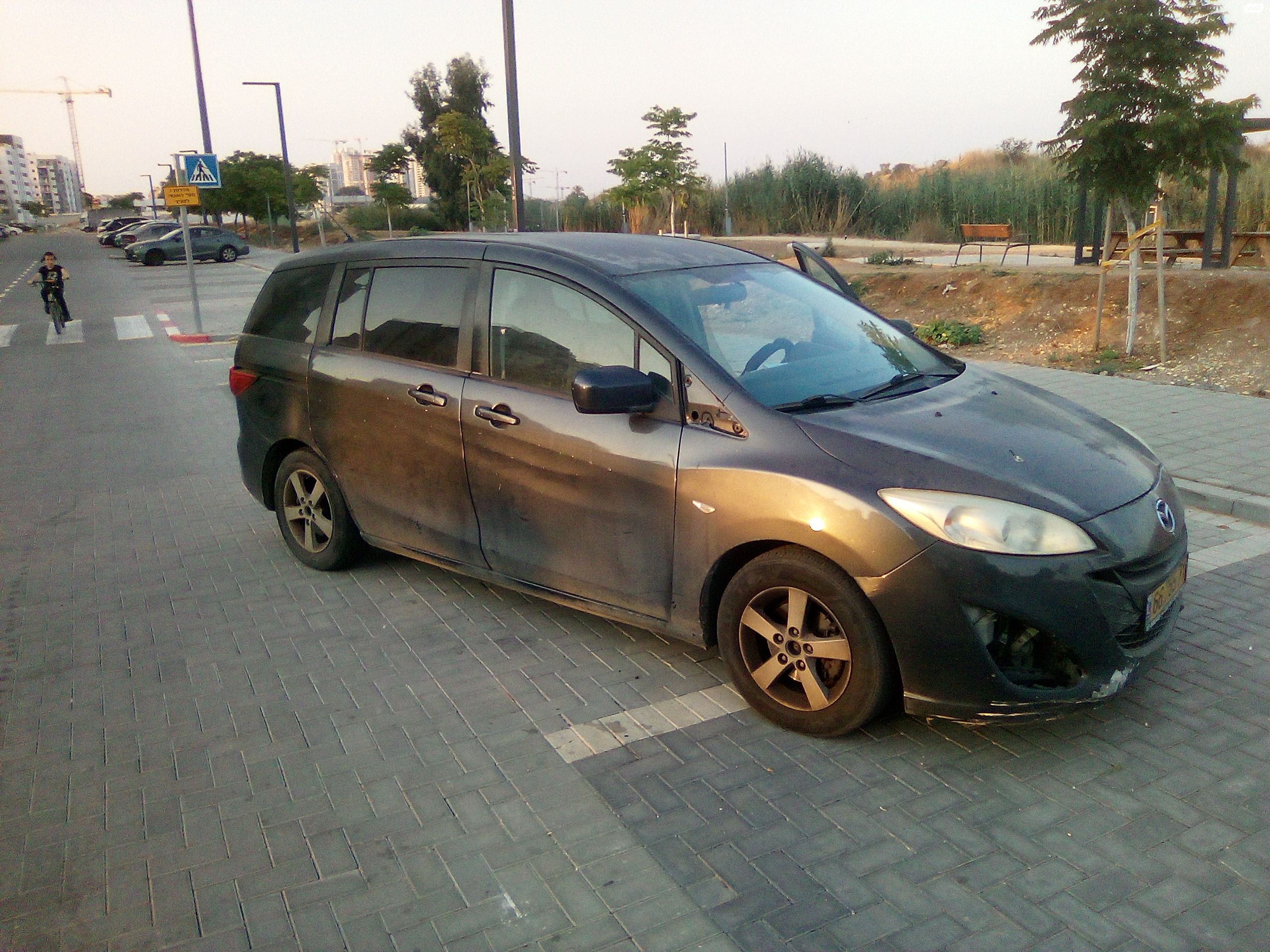 מודעת רכב מאזדה 5