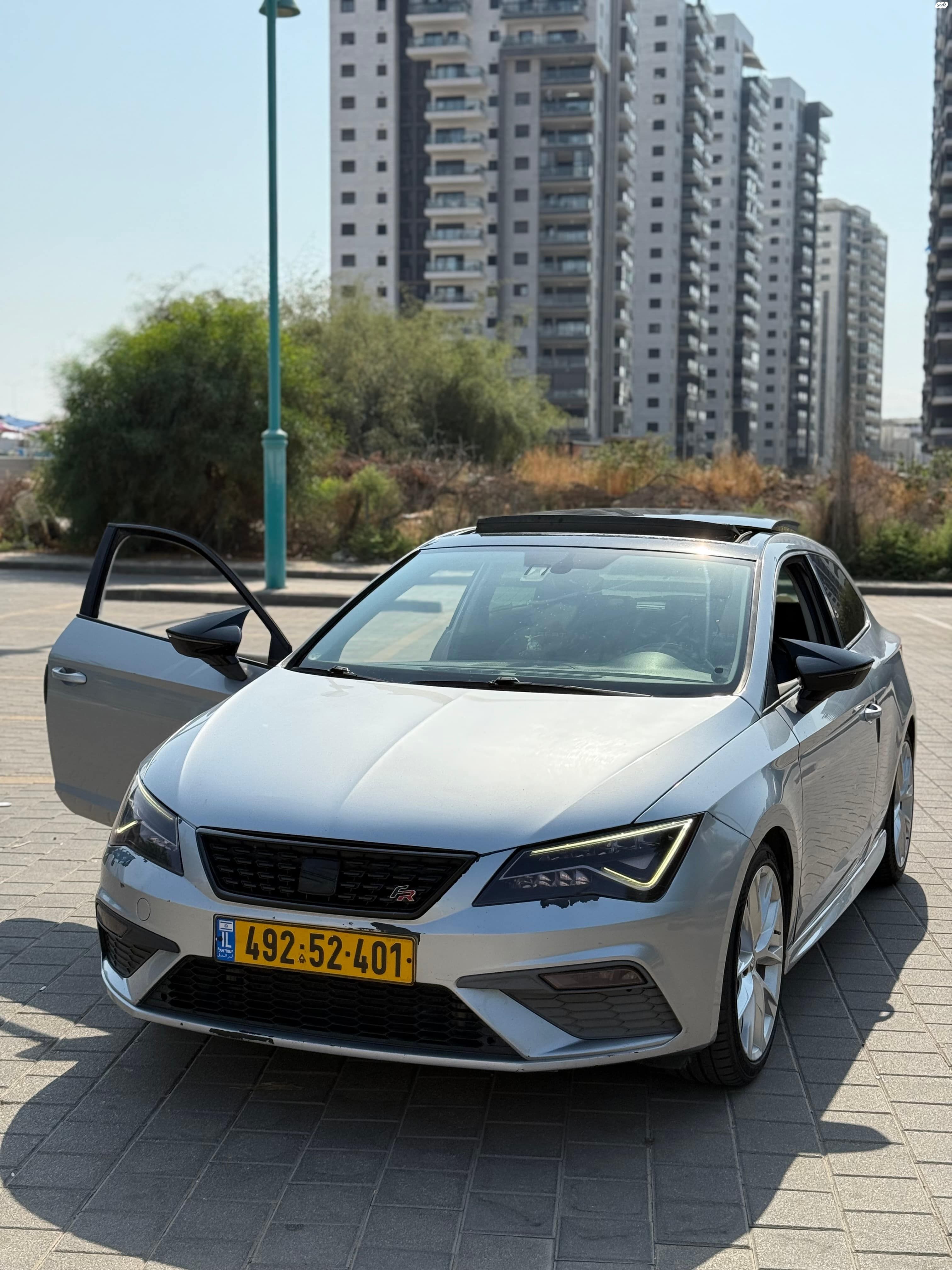 מודעת רכב סיאט לאון