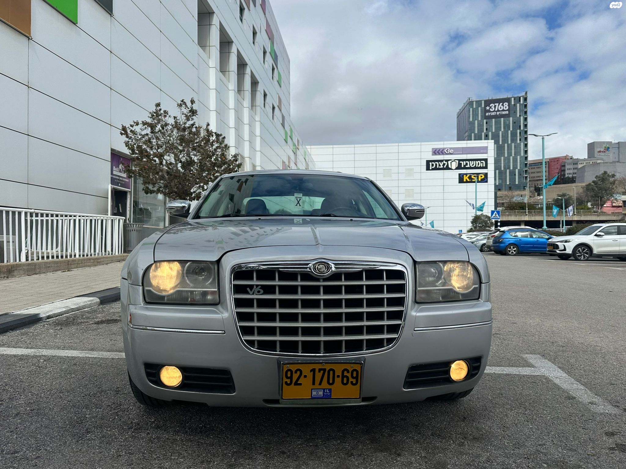 מודעת רכב קרייזלר 300