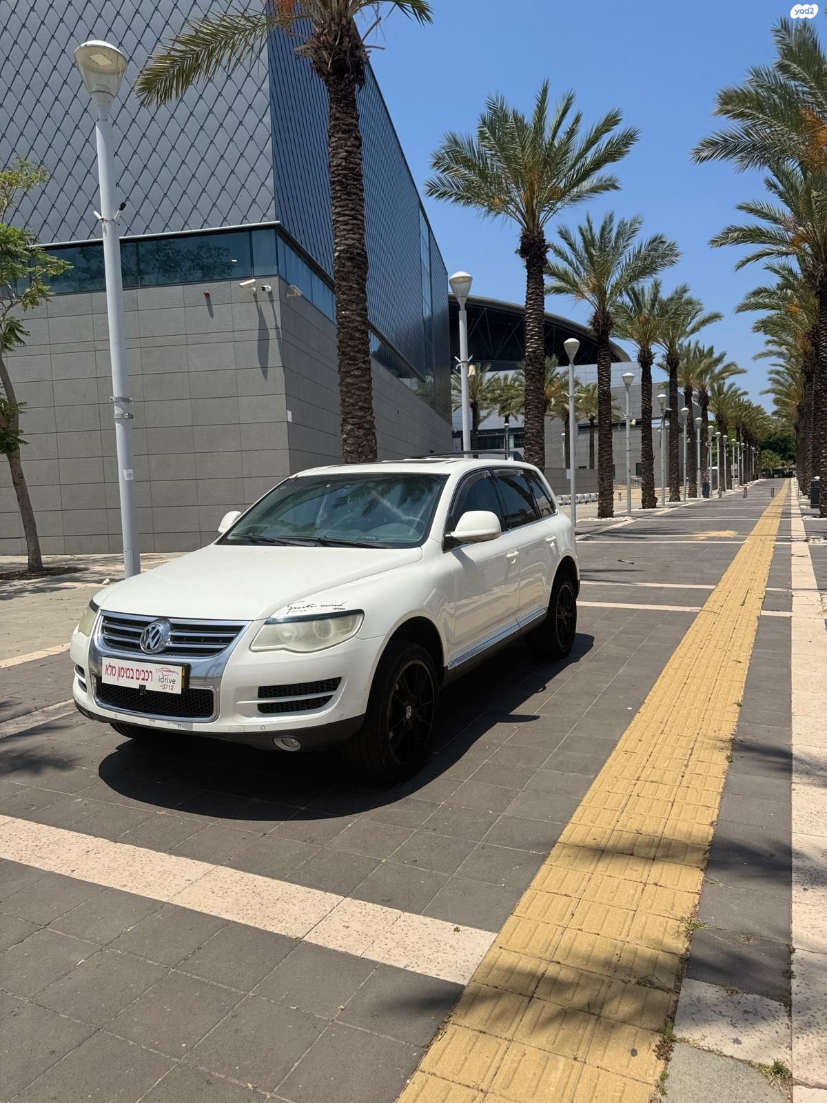 מודעת רכב פולקסווגן טוארג