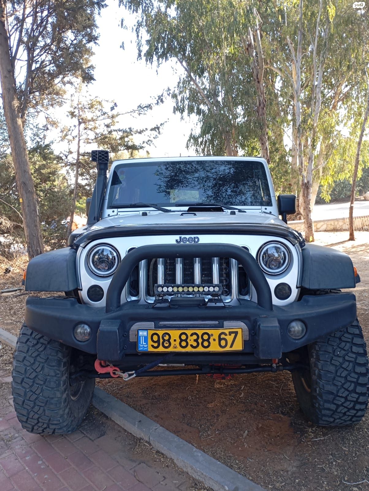 מודעת רכב ג'יפ רנגלר