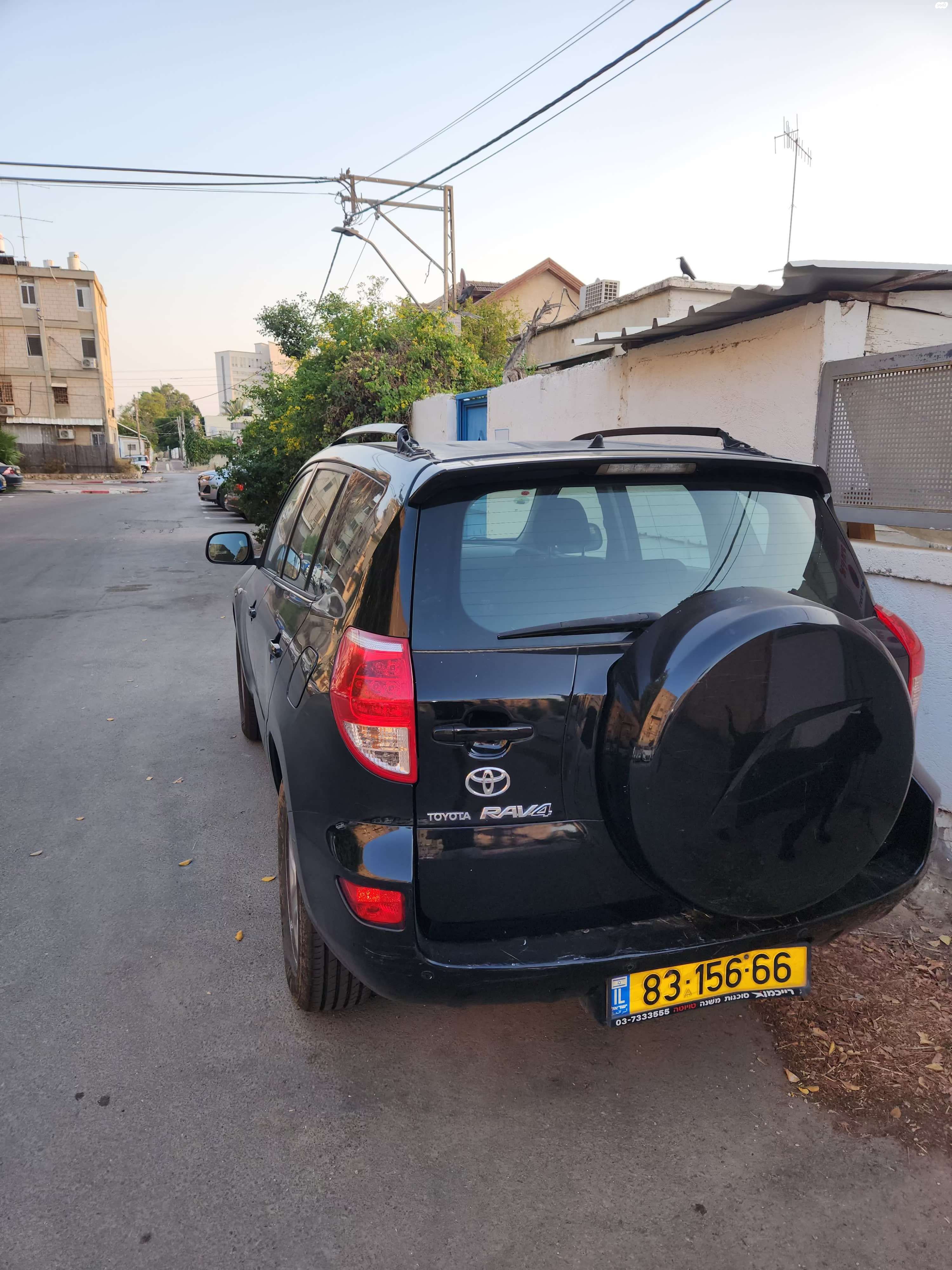 מודעת רכב טויוטה RAV4