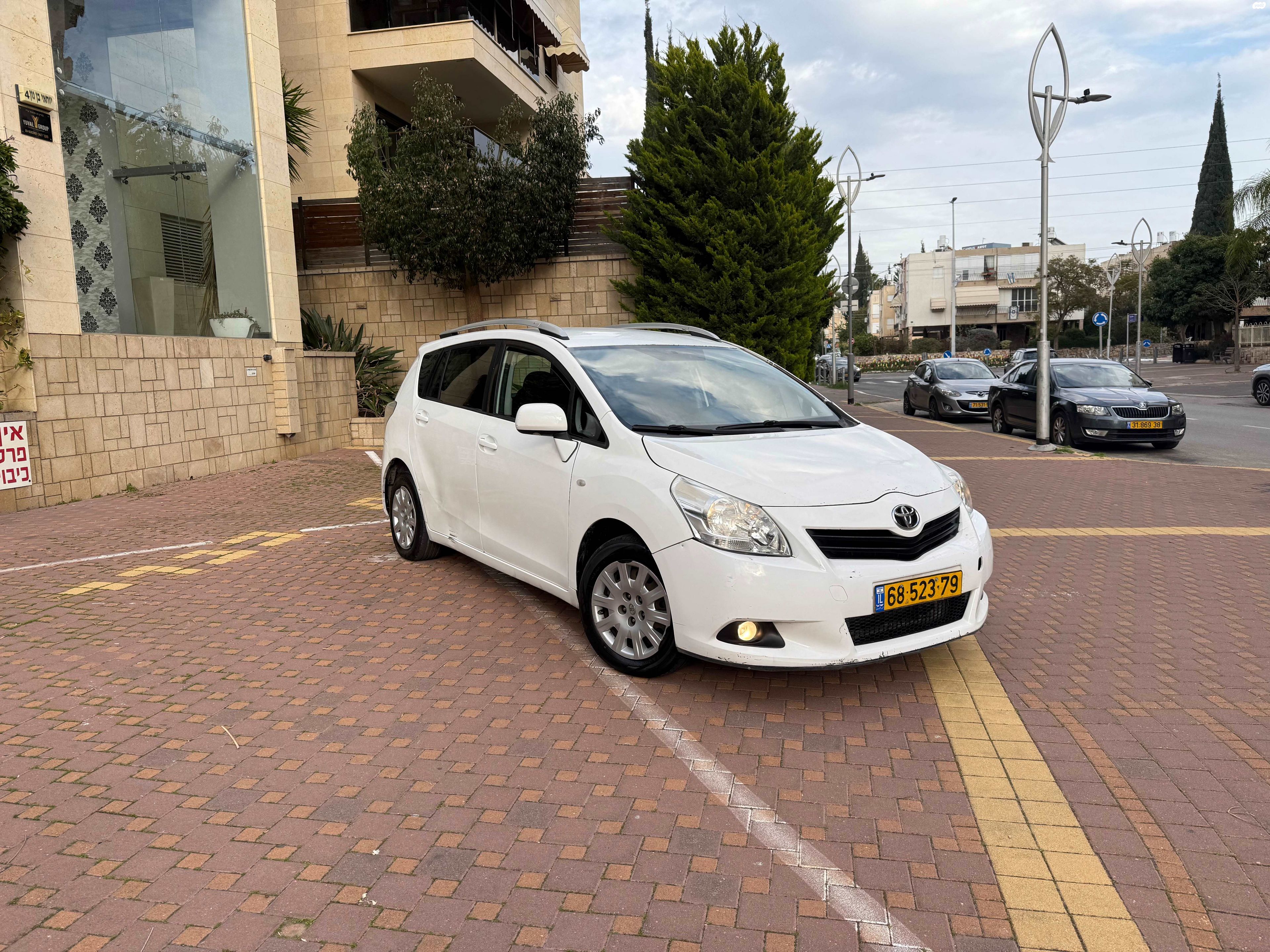 מודעת רכב טויוטה ורסו