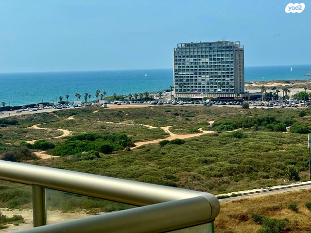 מיכאל נאמן 26