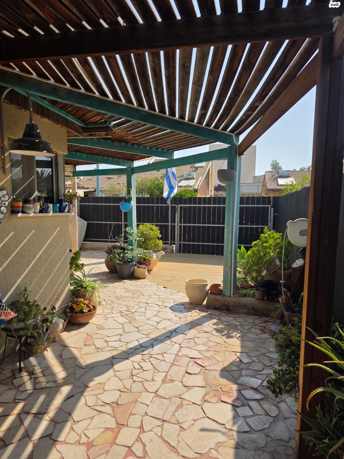 בוקק 10